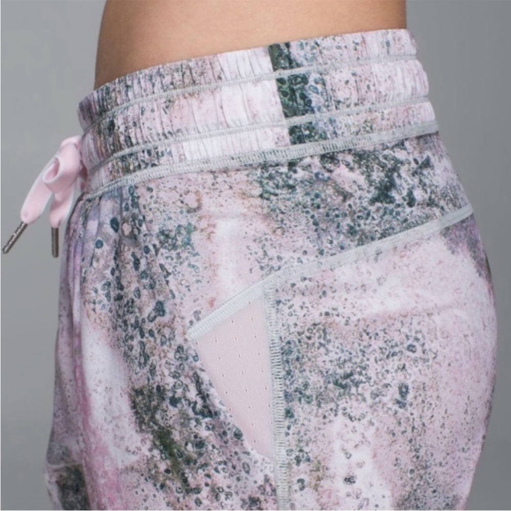 Lululemon Namasker Pant ll Jogger 8 Sugar Crush Multi - Picture 4 of 6